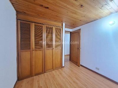 Apartamento de 3 alcobas en venta en San Patricio, Bogotá, 68 m² · foto 10 de 15