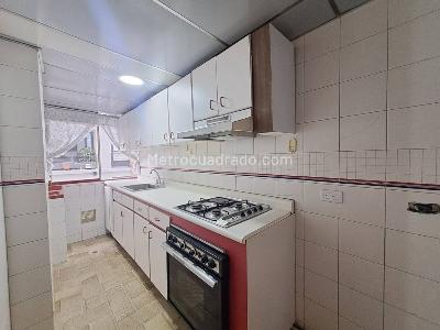 Apartamento de 3 alcobas en venta en San Patricio, Bogotá, 68 m² · foto 2 de 15