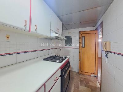 Apartamento de 3 alcobas en venta en San Patricio, Bogotá, 68 m² · foto 4 de 15