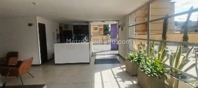 Apartamento de 2 alcobas en venta en Hayuelos, Bogotá, 45 m² · foto 2 de 19