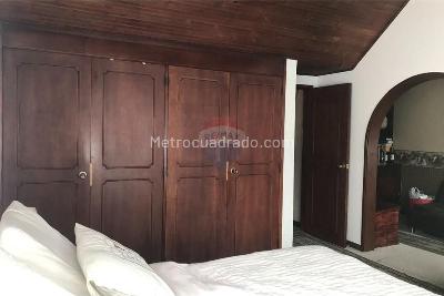 Casa de 5 alcobas en venta en Ilarco, Bogotá, 243 m² · foto 13 de 18