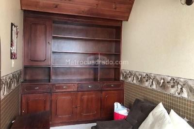 Casa de 5 alcobas en venta en Ilarco, Bogotá, 243 m² · foto 16 de 18