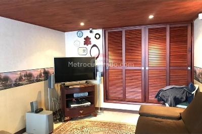 Casa de 5 alcobas en venta en Ilarco, Bogotá, 243 m² · foto 17 de 18