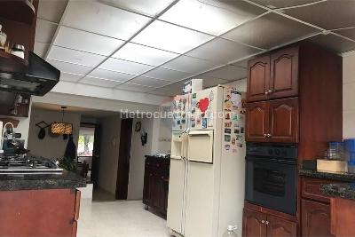 Casa de 5 alcobas en venta en Ilarco, Bogotá, 243 m² · foto 6 de 18
