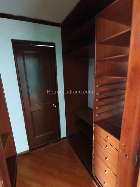Piso – Bogotá, Capellanía, Localidad Fontibón - Más