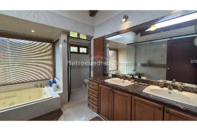 Casa de 4 alcobas en venta en La Calera, La Calera, 497 m² · foto 17 de 19