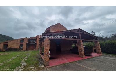 Casa de 4 alcobas en venta en La Calera, La Calera, 497 m² · foto 3 de 19