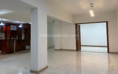 Casa de 5 alcobas en venta en El Batan Ii Sector, Bogotá, 256 m² · foto 4 de 20