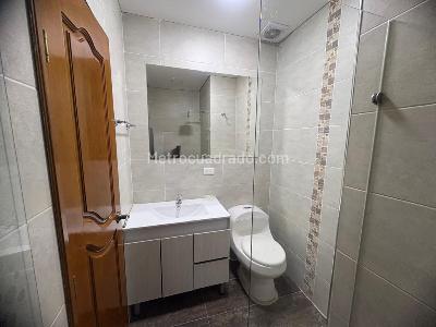 Casa de 5 alcobas en venta en El Batan Ii Sector, Bogotá, 256 m² · foto 11 de 20