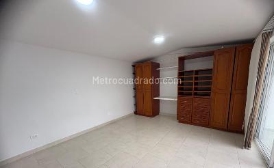 Casa de 5 alcobas en venta en El Batan Ii Sector, Bogotá, 256 m² · foto 15 de 20