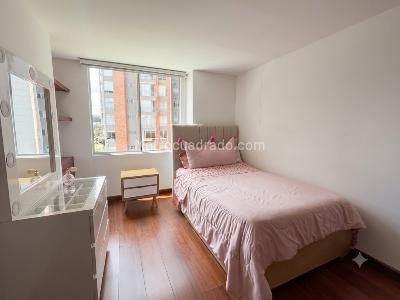 Apartamento en venta en Niza, Bogotá · foto 8 de 18