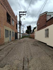 Casa de 5 alcobas en venta en Alamos Norte, Bogotá, 161 m² · foto 3 de 13