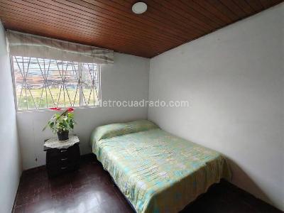 Casa de 5 alcobas en venta en Alamos Norte, Bogotá, 161 m² · foto 7 de 13