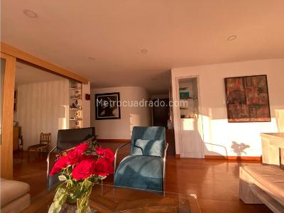 Apartamento de 3 alcobas en venta en Chico, Bogotá, 118 m² · foto 4 de 20