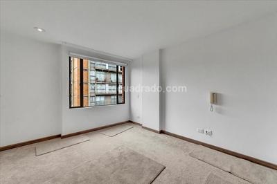 Apartaestudio en venta en Bella Suiza, Bogotá, 50 m² · foto 2 de 7