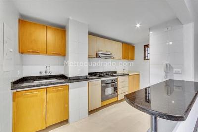 Apartaestudio en venta en Bella Suiza, Bogotá, 50 m² · foto 4 de 7