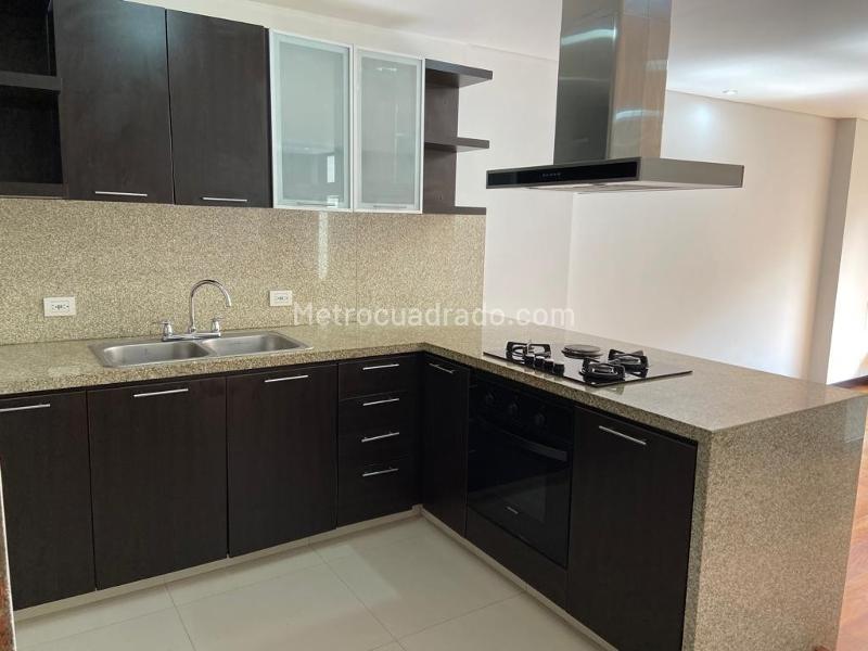 Piso – Bogotá, Santa Bárbara, Localidad Usaquén - Más