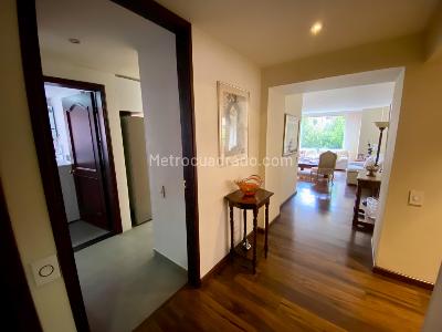 Apartamento de 2 alcobas en venta en Chico Reservado, Bogotá, 151 m² · foto 10 de 20