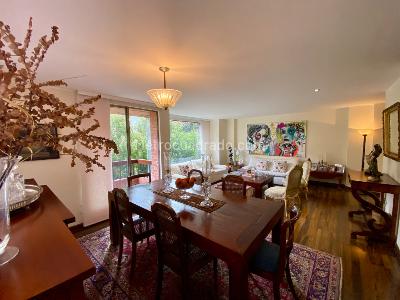 Apartamento de 2 alcobas en venta en Chico Reservado, Bogotá, 151 m² · foto 2 de 20