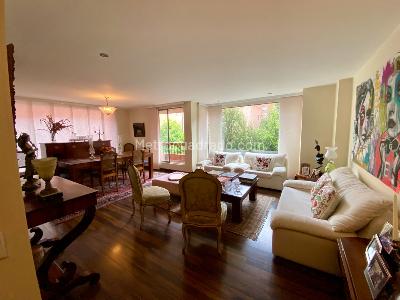 Apartamento de 2 alcobas en venta en Chico Reservado, Bogotá, 151 m² · foto 3 de 20