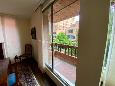 Apartamento de 2 alcobas en venta en Chico Reservado, Bogotá, 151 m² · foto 4 de 20