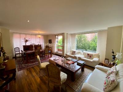 Apartamento de 2 alcobas en venta en Chico Reservado, Bogotá, 151 m² · foto 5 de 20