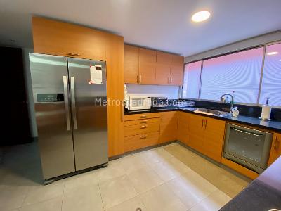 Apartamento de 2 alcobas en venta en Chico Reservado, Bogotá, 151 m² · foto 7 de 20