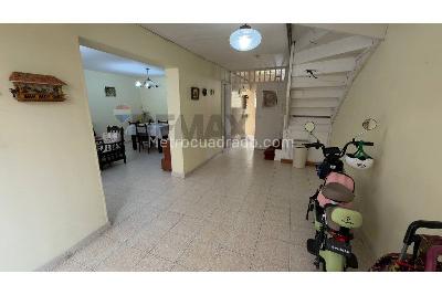 Casa de 4 alcobas en venta en Modelo Norte, Bogotá, 230 m² · foto 2 de 13