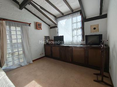 Casa de 3 alcobas en venta en Lindaraja, Bogotá, 365 m² · foto 13 de 20