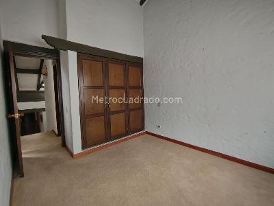 Casa de 3 alcobas en venta en Lindaraja, Bogotá, 365 m² · foto 11 de 20