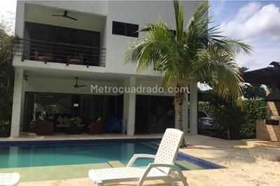 Casa de 4 alcobas en venta en Pacoli, Girardot, 244 m² · foto 6 de 18