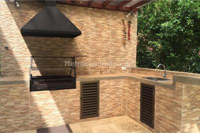 Casa de 4 alcobas en venta en Pacoli, Girardot, 244 m² · foto 13 de 18