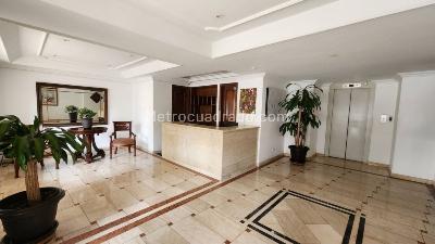 Apartamento de 3 alcobas en venta en Santa Barbara Occidental, Bogotá, 140 m² · foto 14 de 15