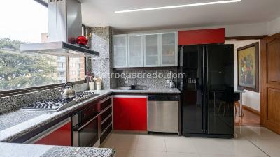 Apartamento de 3 alcobas en venta en Santa Barbara Occidental, Bogotá, 140 m² · foto 4 de 15