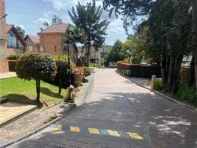 Casa de 3 alcobas en venta en Colina De Suba, Bogotá, 285 m² · foto 2 de 20