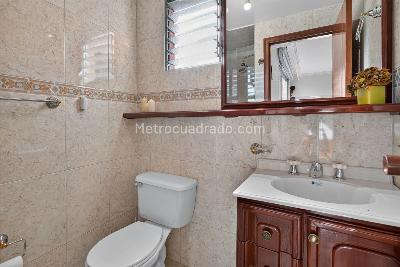 Apartamento de 3 alcobas en venta en La Esperanza Modelia, Bogotá, 99 m² · foto 9 de 15