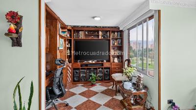 Apartamento de 3 alcobas en venta en La Esperanza Modelia, Bogotá, 99 m² · foto 4 de 15