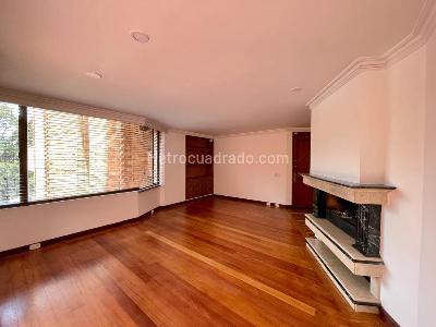 Apartamento de 2 alcobas en venta en Chico Alto, Bogotá, 88 m² · foto 2 de 20