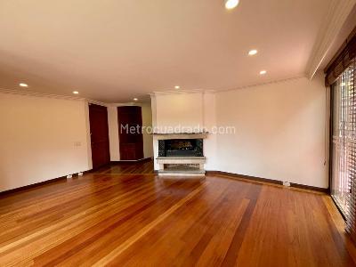 Apartamento de 2 alcobas en venta en Chico Alto, Bogotá, 88 m² · foto 3 de 20