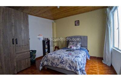 Casa de 5 alcobas en venta en El Recuerdo, Bogotá, 200 m² · foto 17 de 20