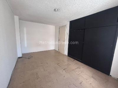 Apartamento en venta en Eduardo Santos, Bogotá · foto 8 de 19