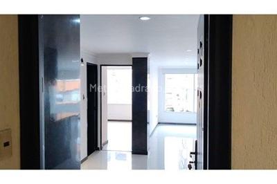 Apartamento de 2 alcobas en venta en Chapinero Central, Bogotá, 77 m² · foto 2 de 20