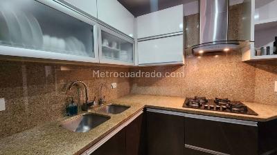 Apartamento de 2 alcobas en venta en Santa Barbara Central, Bogotá, 82 m² · foto 6 de 13