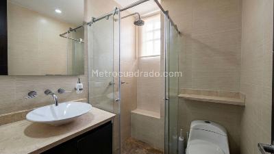 Apartamento de 2 alcobas en venta en Santa Barbara Central, Bogotá, 82 m² · foto 9 de 13