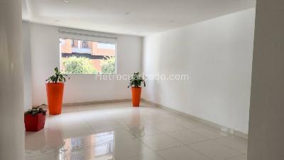 Apartamento de 2 alcobas en venta en Santa Barbara Central, Bogotá, 82 m² · foto 13 de 13
