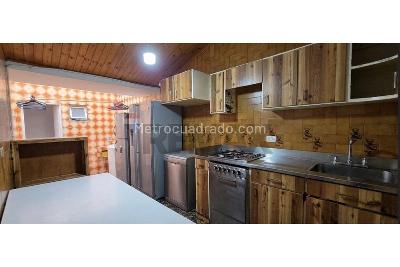 Casa de 5 alcobas en venta en Niza, Bogotá, 228 m² · foto 7 de 20
