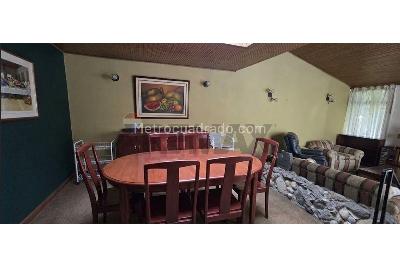 Casa de 5 alcobas en venta en Niza, Bogotá, 228 m² · foto 8 de 20