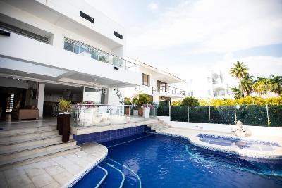 Casa de 5 alcobas en venta en Cn Campestre El Peñon, Girardot, 400 m² · foto 2 de 20