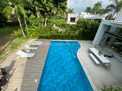 Casa de 4 alcobas en venta en Cn Campestre El Peñón, Girardot, 345 m² · foto 2 de 11