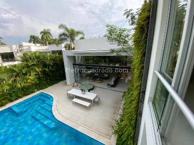 Casa de 4 alcobas en venta en Cn Campestre El Peñón, Girardot, 345 m² · foto 3 de 11